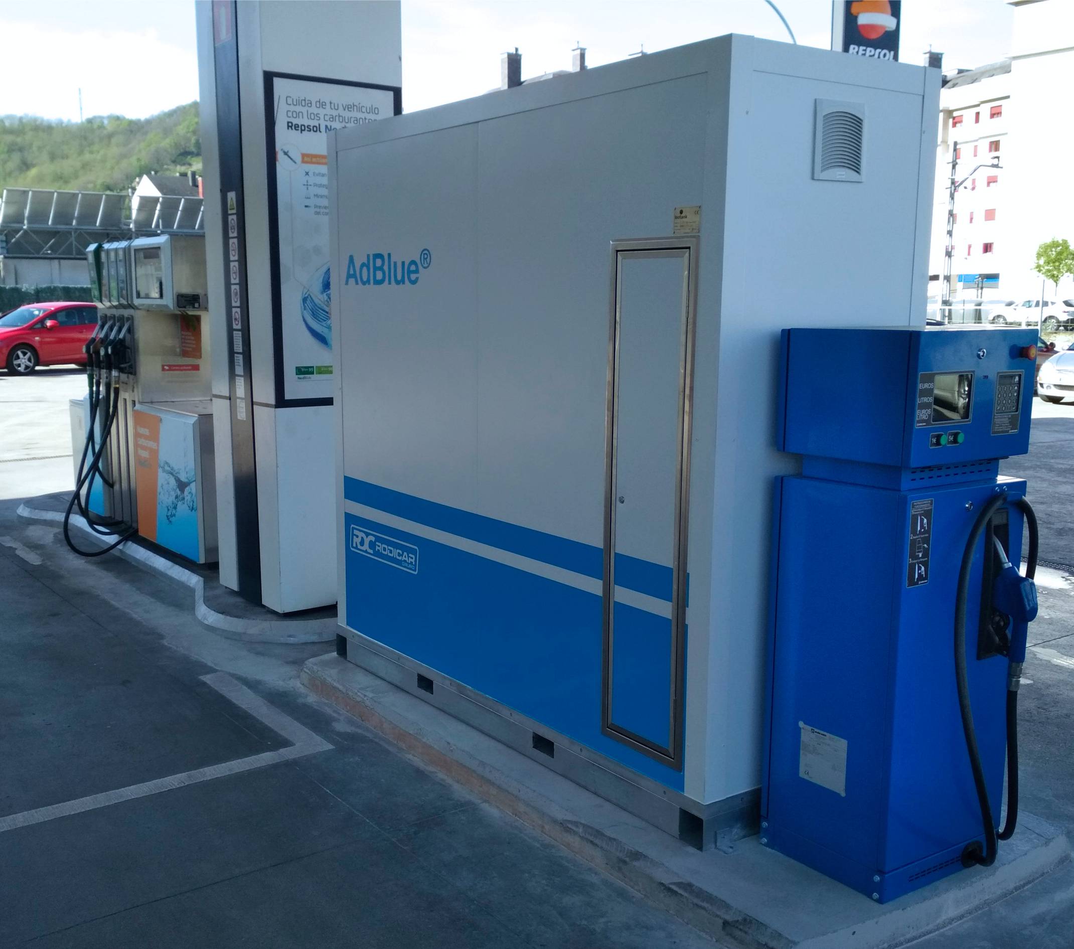 Surtidor de AdBlue en gasolinera